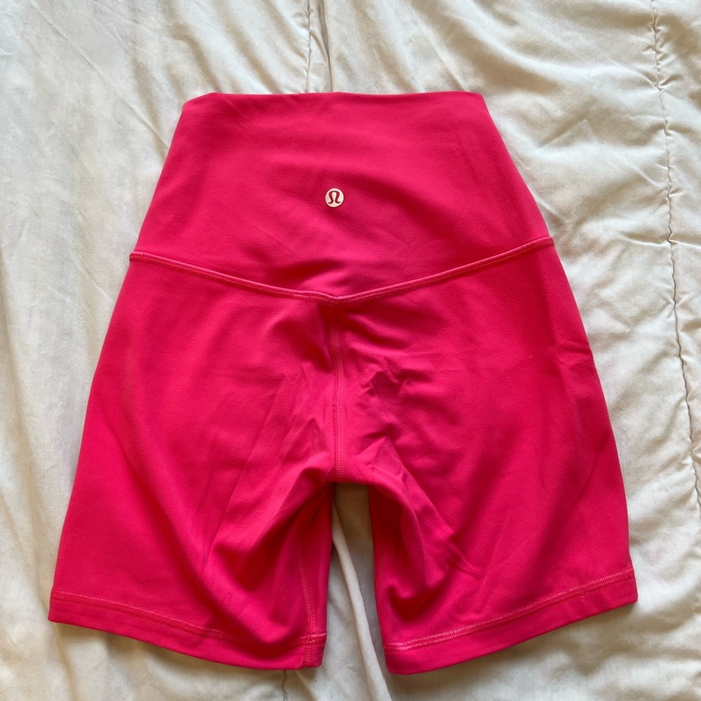 Lululemon 6” align shorts lip gloss